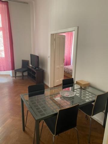 Large 3 Bedroom Family Apartment Close To The River Praga Exterior foto