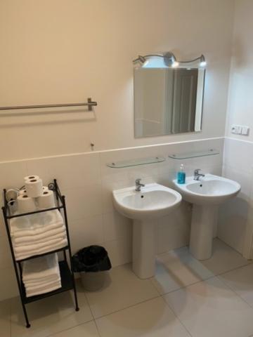 Large 3 Bedroom Family Apartment Close To The River Praga Exterior foto
